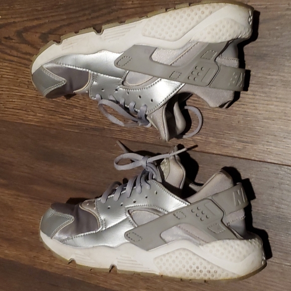 Womens lot of 2 pairs Nike Air Huarache sneakers sz 8.5 - Picture 9 of 10